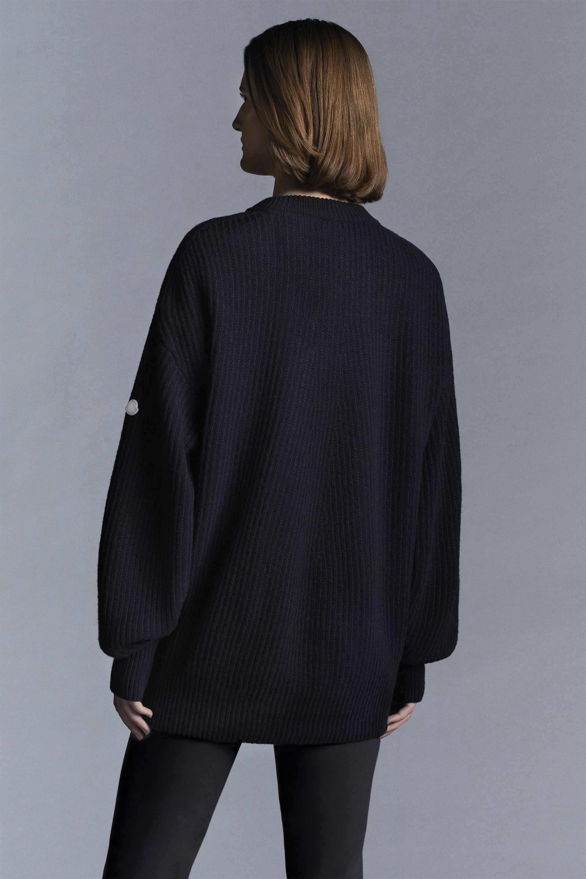 美品★ MONCLER HYKE M 長袖カットソー ホワイト　4S476 Moncler Launches '4 MONCLER HYKE' for a Second Season — eye_C