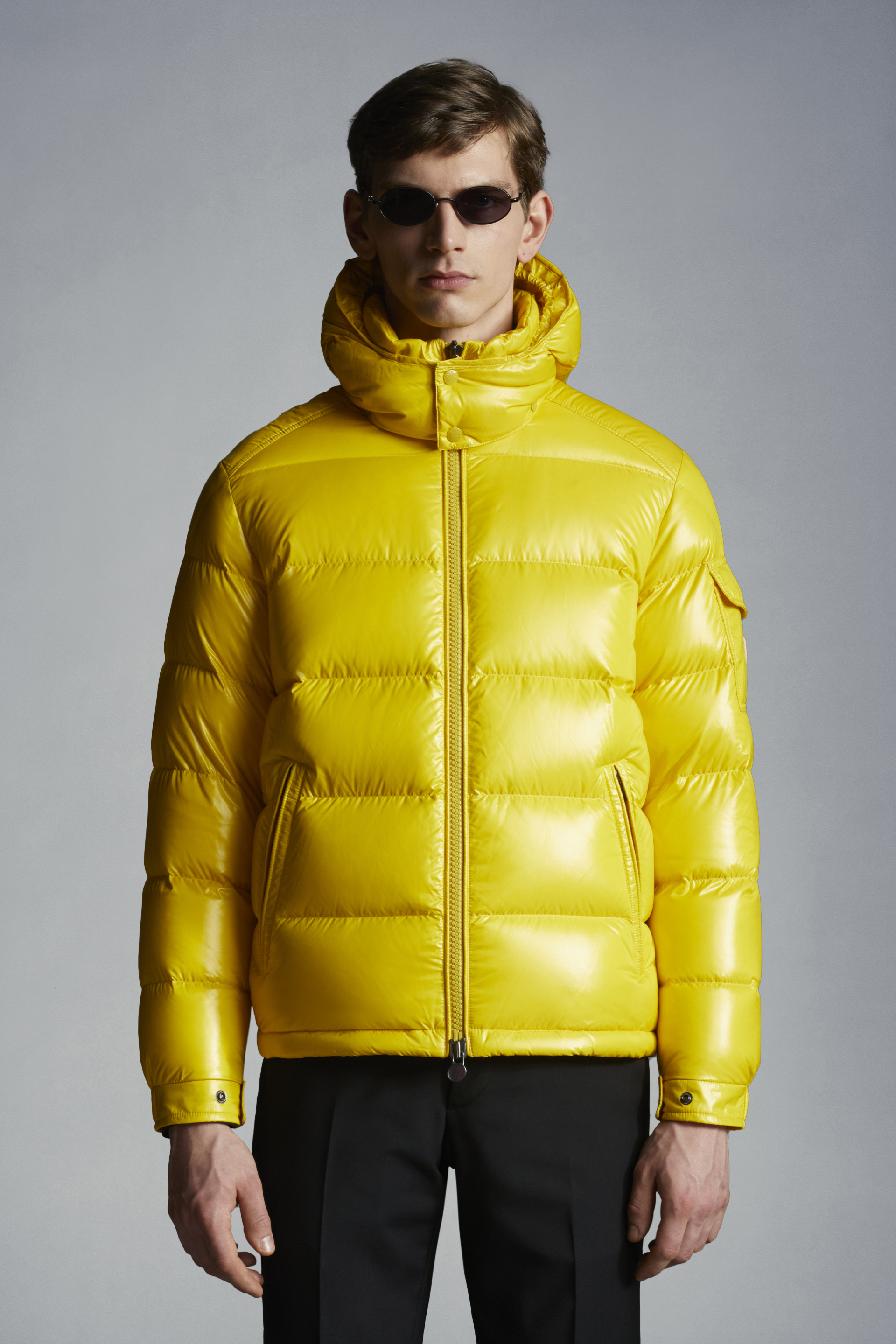 Moncler Maya 男士短款羽绒夹克– 短款羽绒服– 男装| Moncler 盟可睐 Moncler Maya 男士短款羽绒夹克– 短款羽绒服– 男装| Moncler 盟可睐