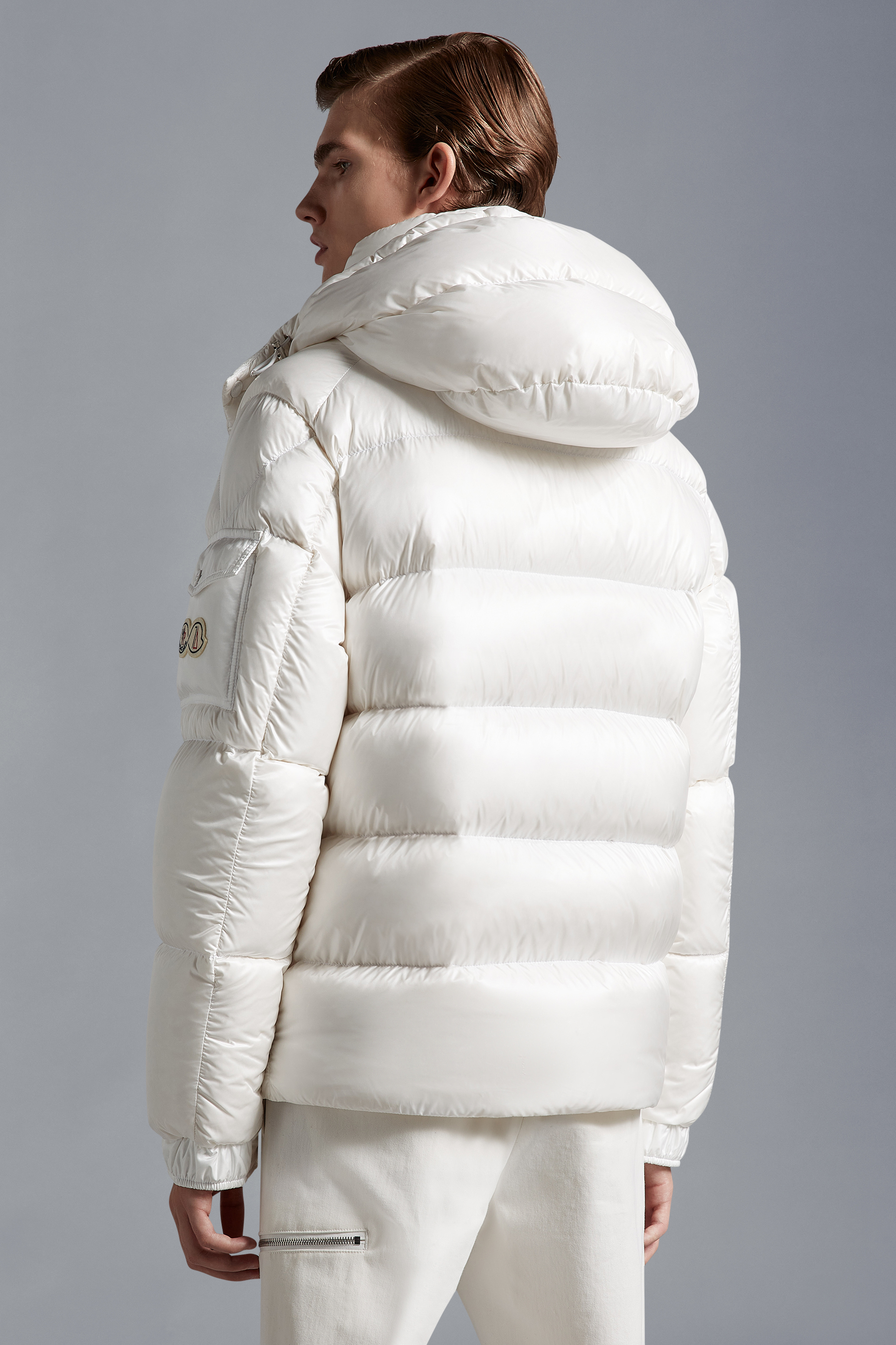 Moncler Maya 70冬季短款男士羽绒服夹克外套白色– 短款羽绒服– 男装 