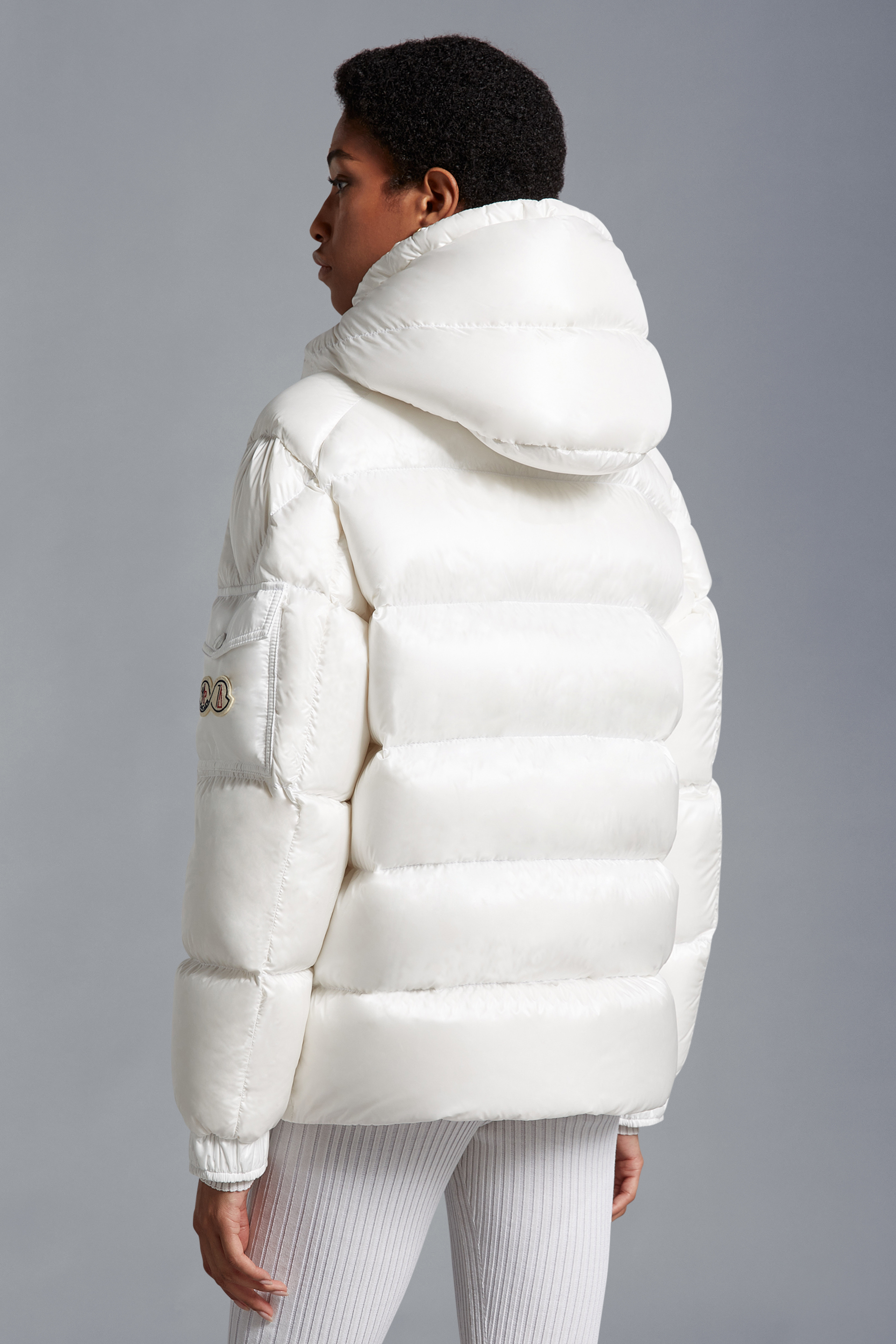 Moncler Maya 70冬季短款女士羽绒服夹克外套雪花白– 短款羽绒服– 女装 