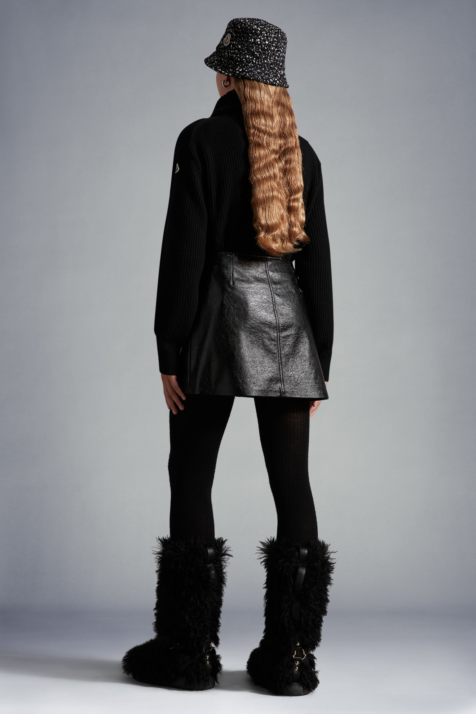 女士合成皮革半裙星钻黑 查看全部 Moncler 盟可睐