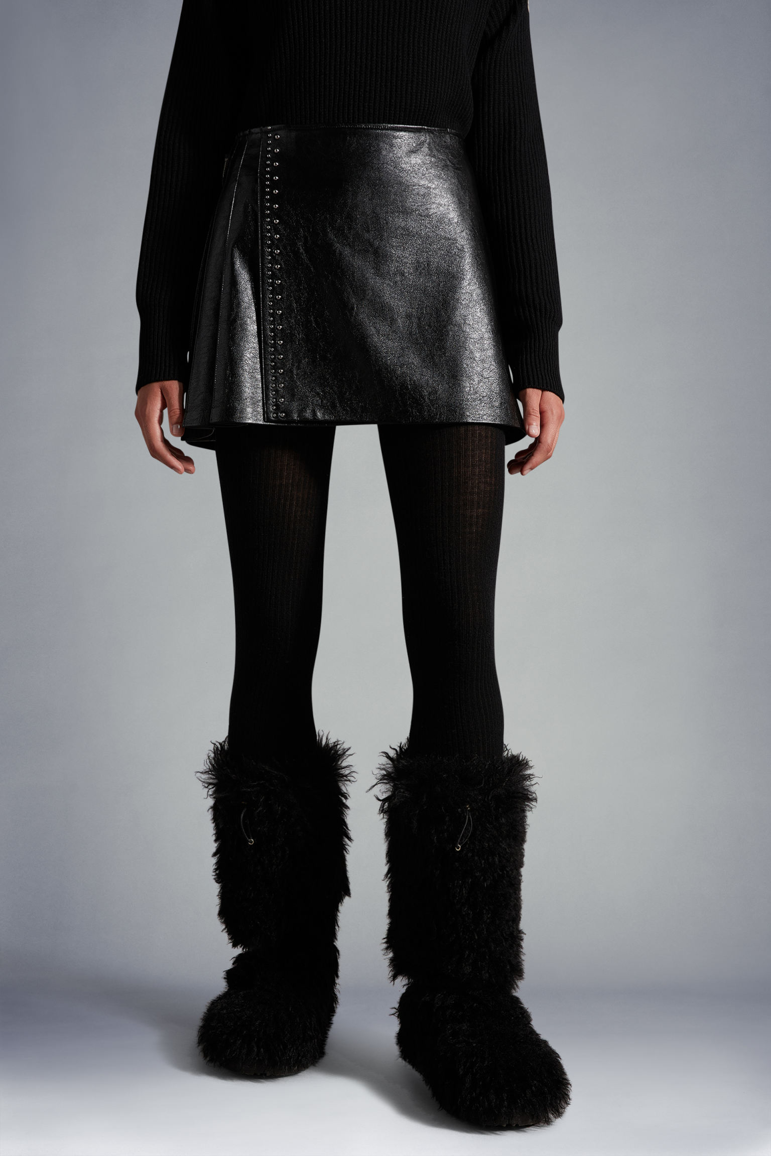 女士合成皮革半裙星钻黑 查看全部 Moncler 盟可睐