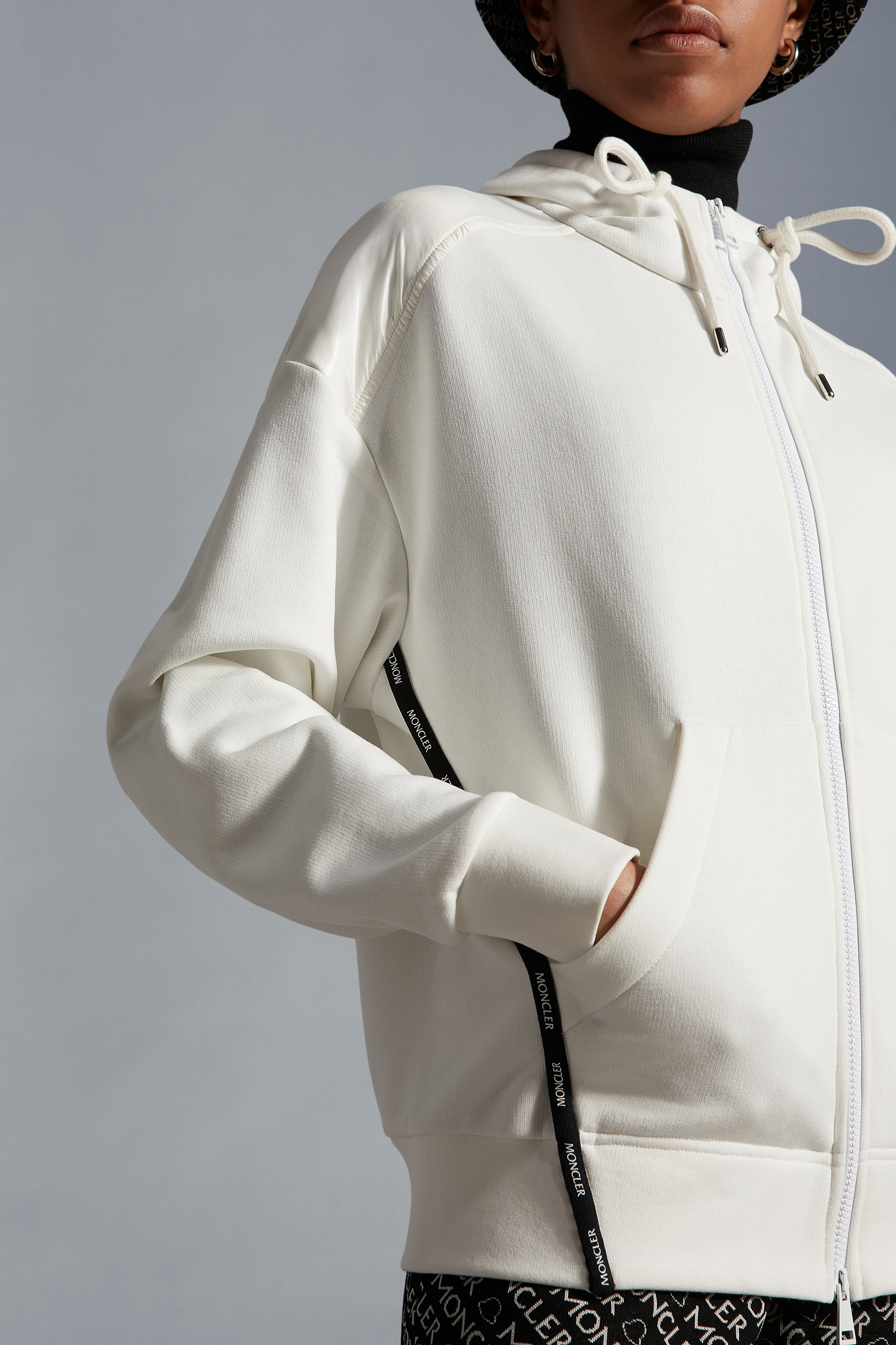 女士徽标拉链连帽卫衣– 卫衣– 女装| Moncler 盟可睐