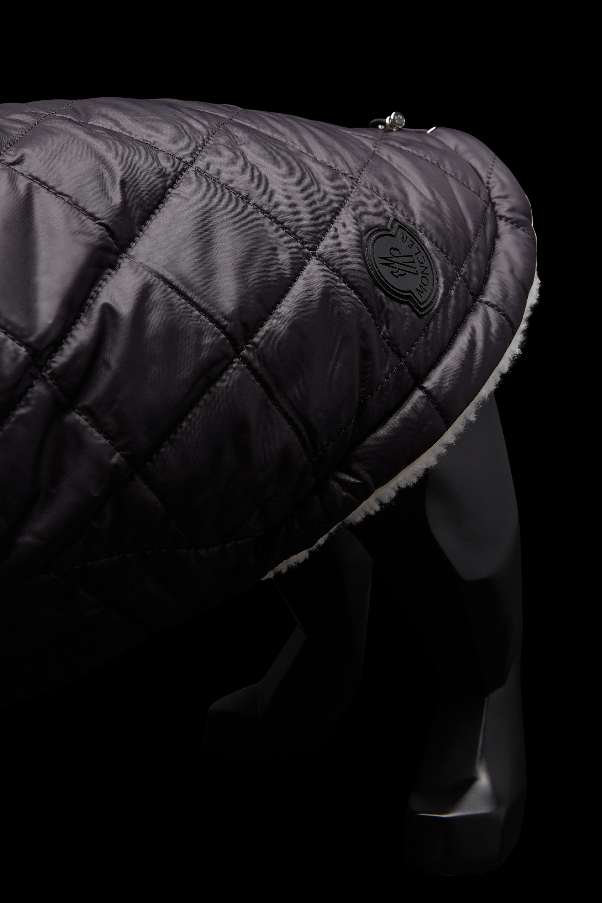 双面宠物狗毛绒马甲米色– Moncler Poldo Dog Couture – Genius