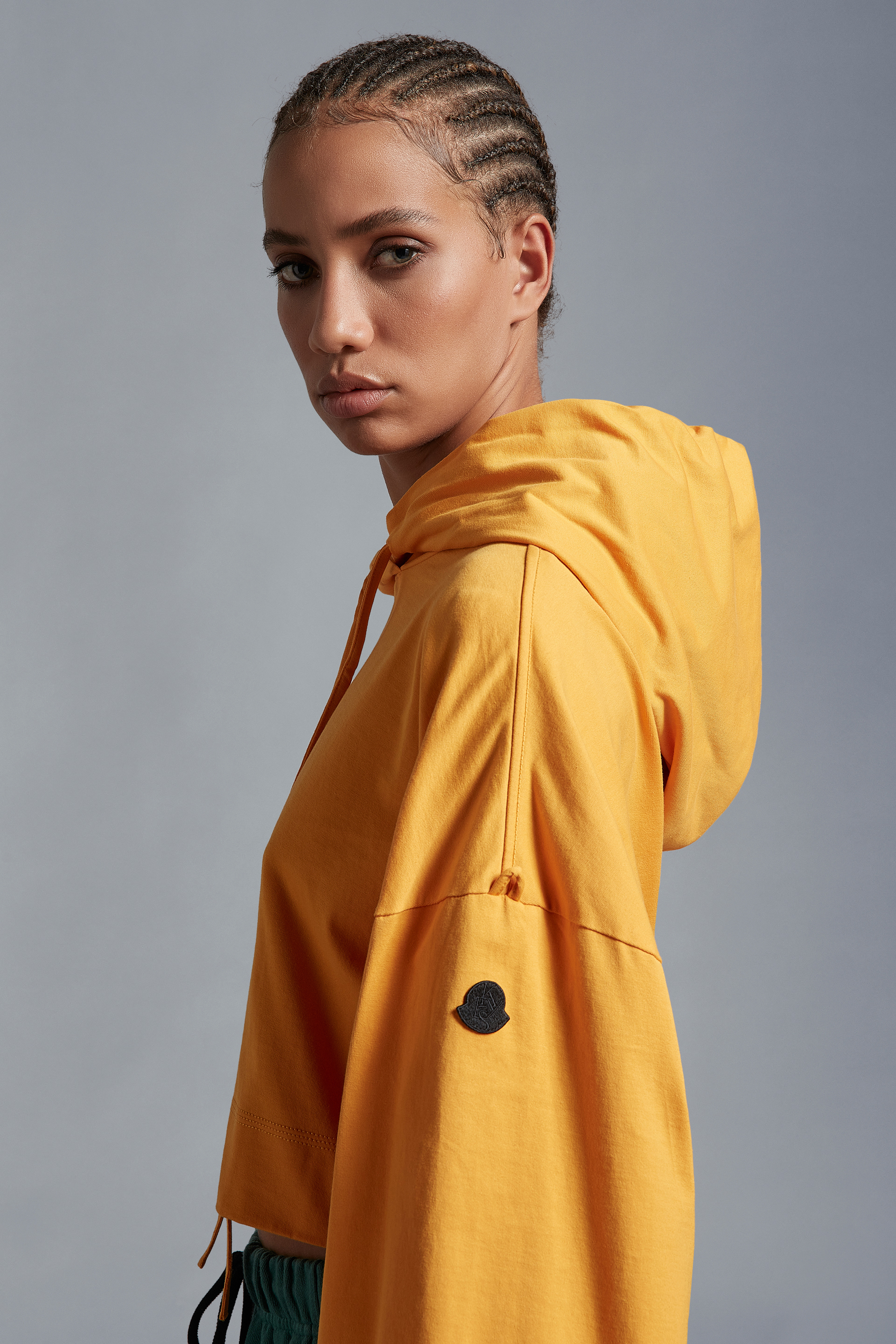 女士休闲短款连帽衫橙色– Moncler x Alicia Keys – Genius | Moncler 