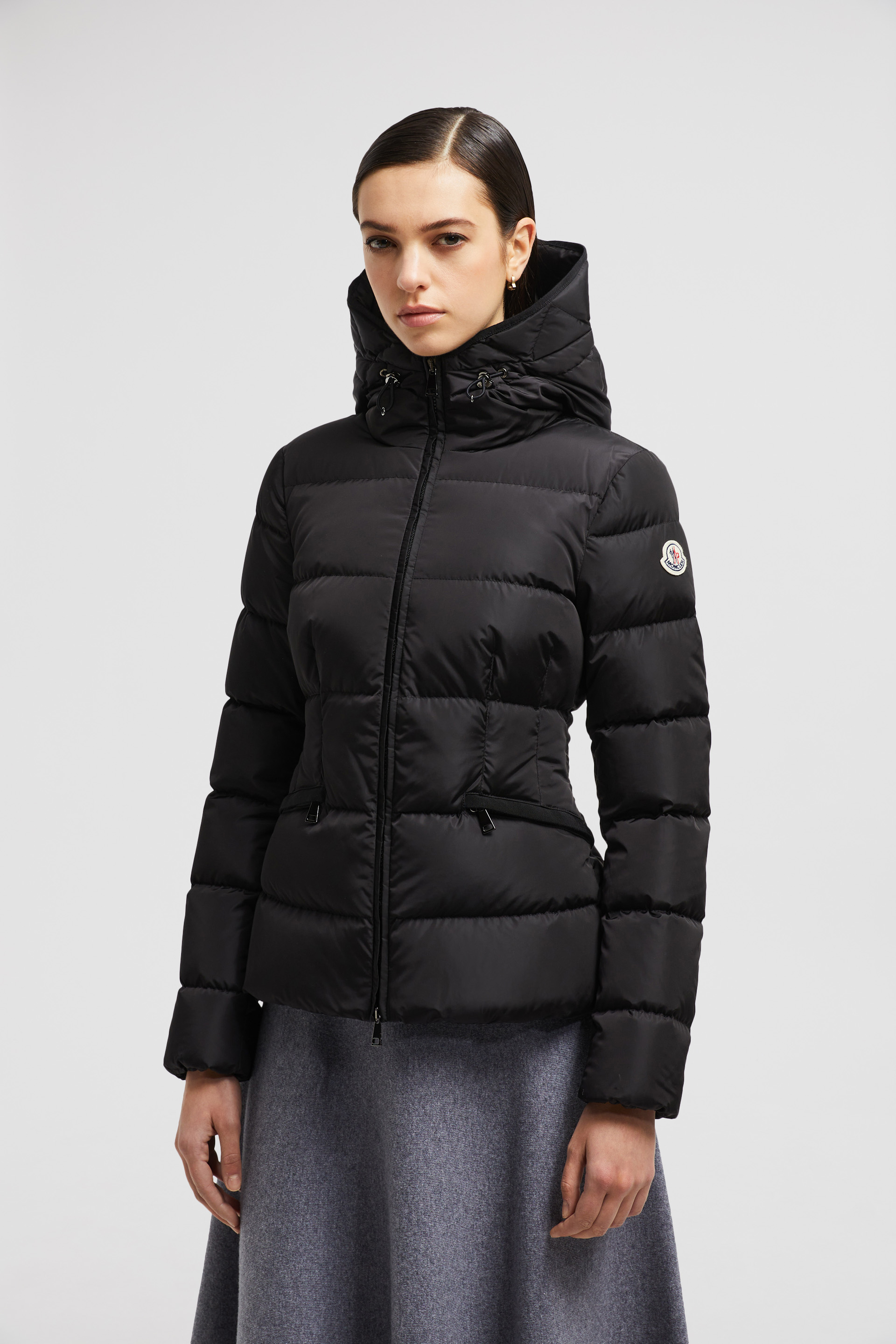 ☆ MONCLER ☆ ** AVOCE ** 大人気♪ 完売前に~【多色】 Avoce短款女士羽绒服夹克外套黑色– 短款羽绒服– 女装| Moncler