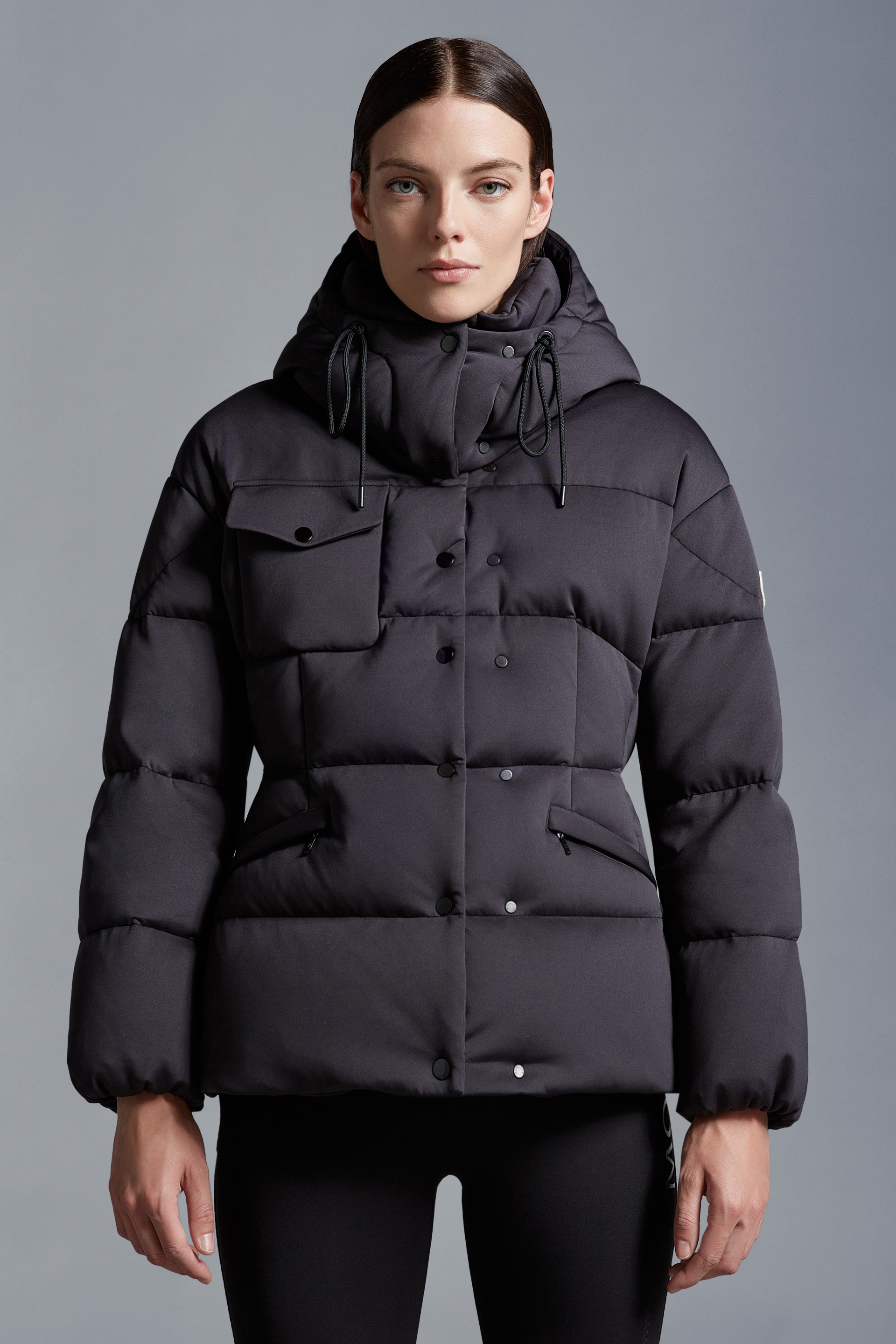 秋冬新品Moncler Karakorum女士短款羽绒服夹克外套黑色– 短款羽绒服