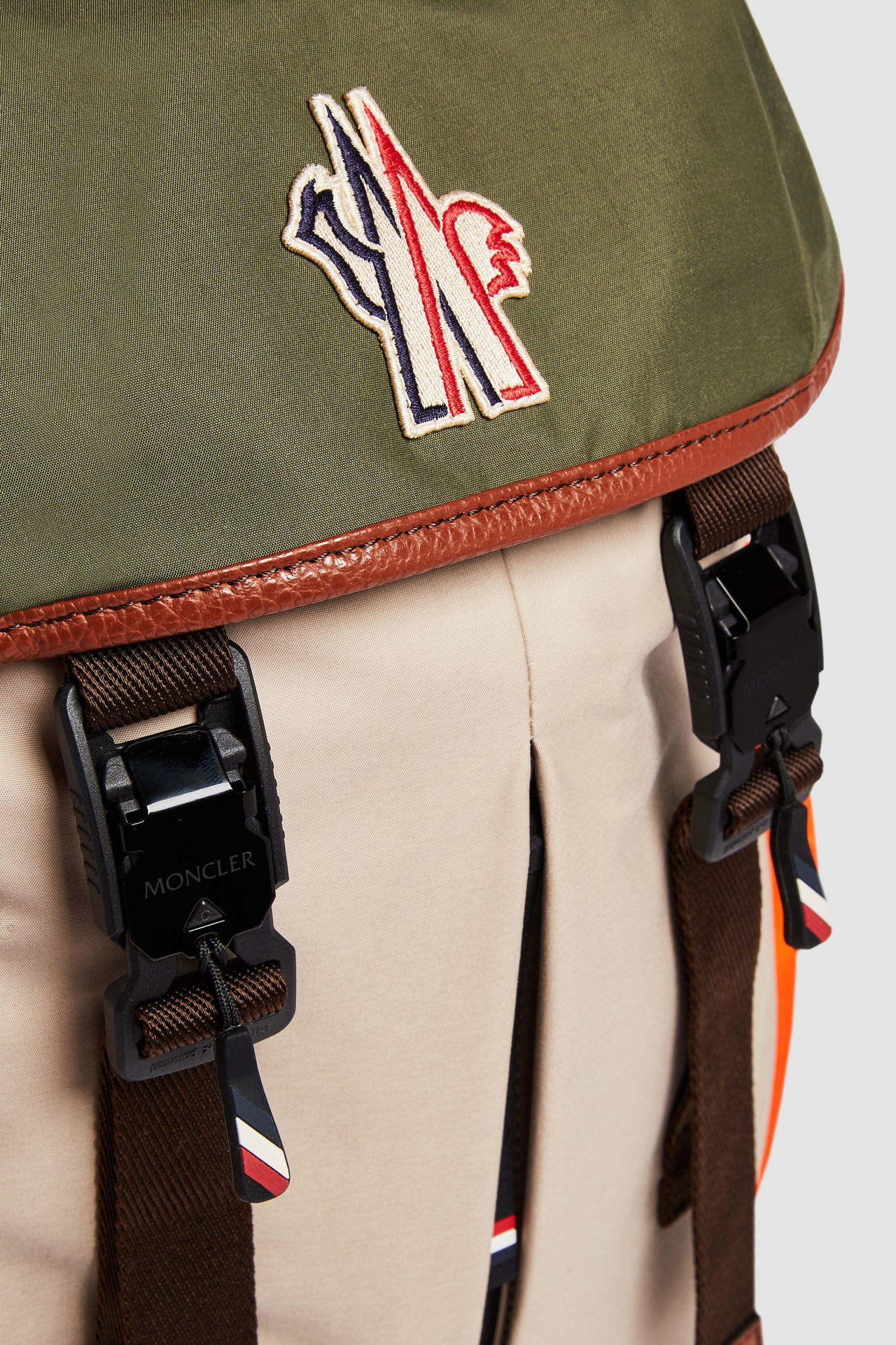 男士户外运动可调节肩带双肩背包 彩色 – 包袋和拉杆箱 – 男装