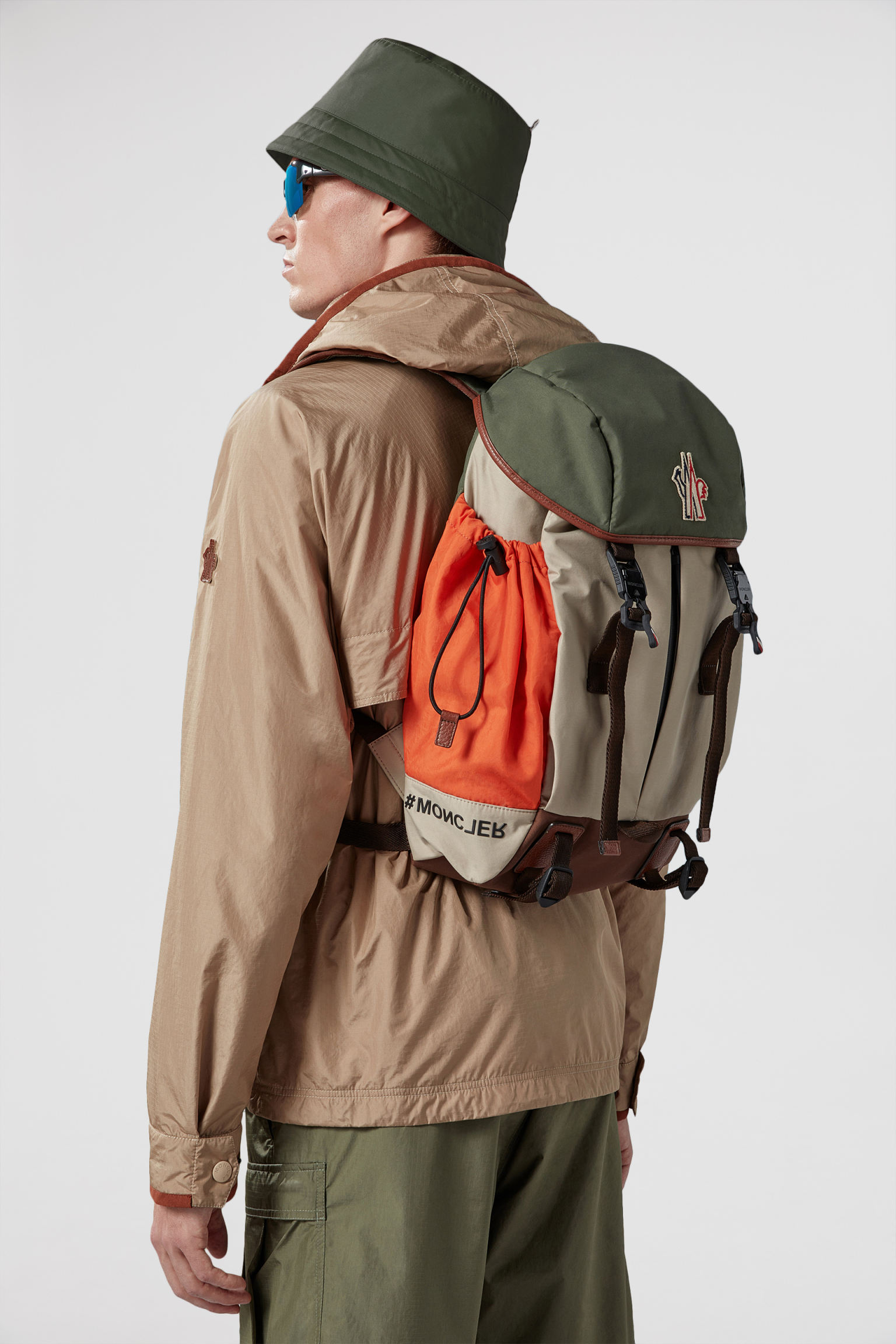 男士户外运动可调节肩带双肩背包 彩色 – 包袋和拉杆箱 – 男装