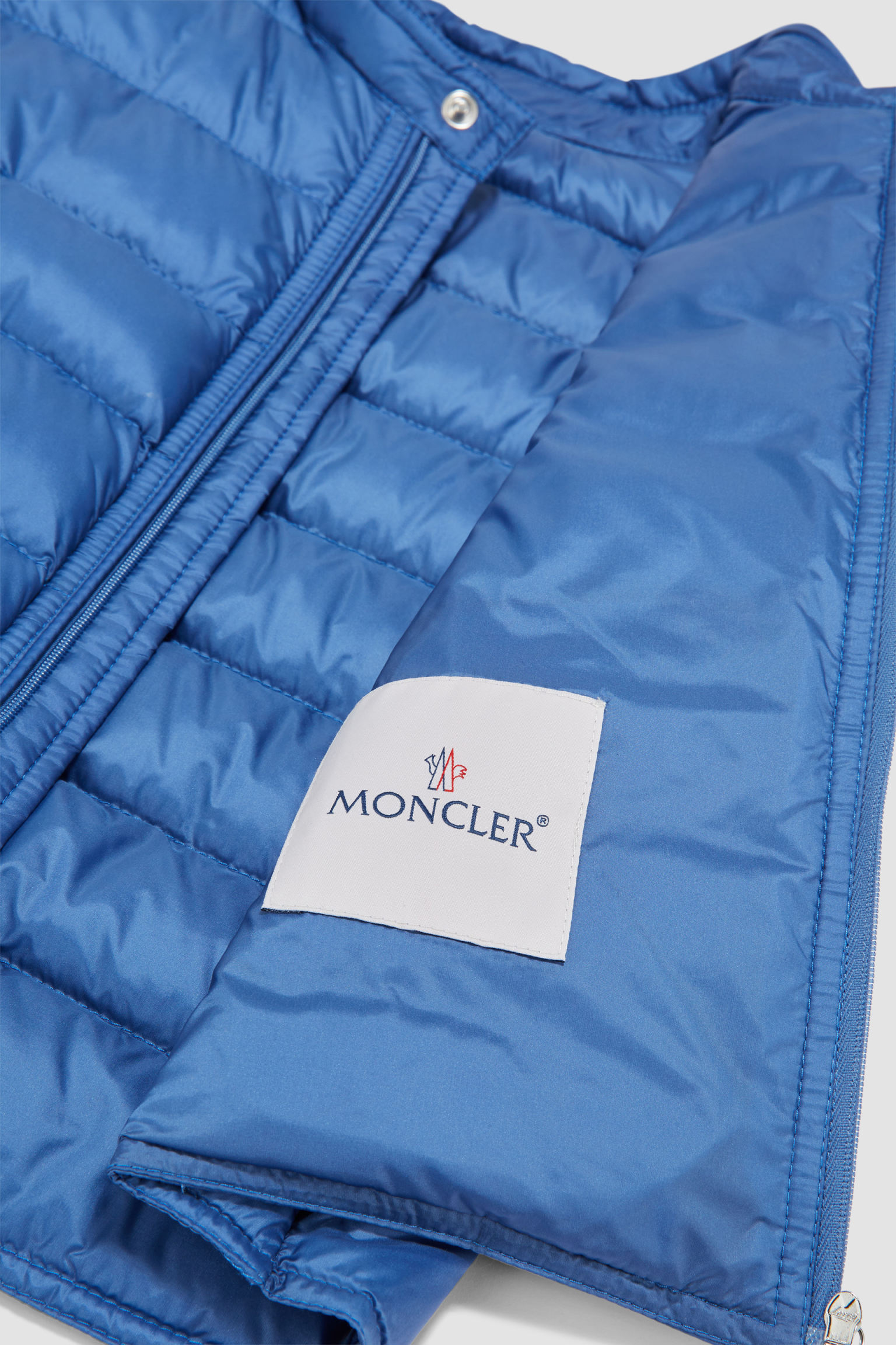 浅蓝色 – 羽绒服和马甲 – 男童服装 | moncler 盟可睐