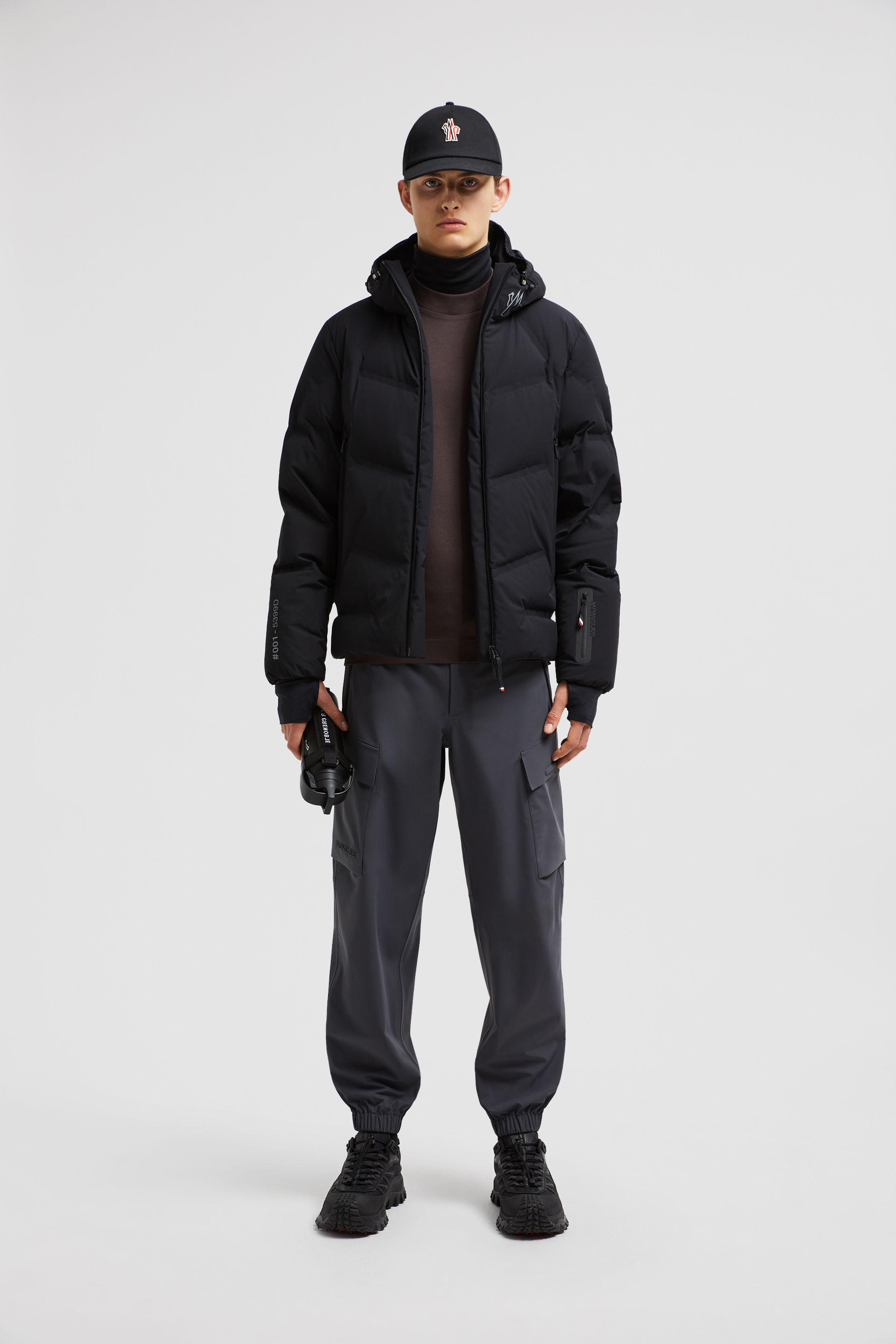 Arcesaz连帽短款羽绒夹克外套黑色– 短款羽绒服– 男装| Moncler